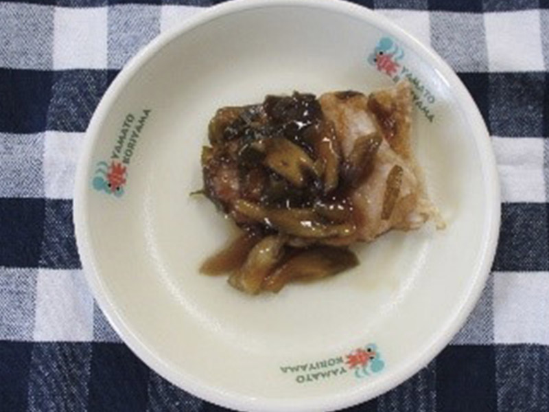 奈良県大和郡山市 鶏肉の大和丸なすとねぎ醤油かけ